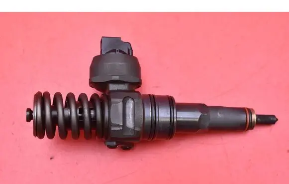 Skoda Fabia Mk1 (6Y) Fuel injector 038130073AG