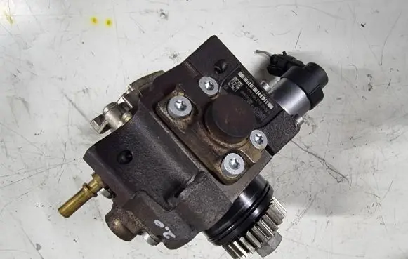 Renault Trafic II (X83) Fuel injection high pressure pump 8200843903 8201023992 0445010208