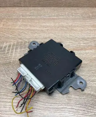 Toyota Prius (XW20) Keyless (KESSY) go control unit/module 8999047023 2325000320 WITHPLUG