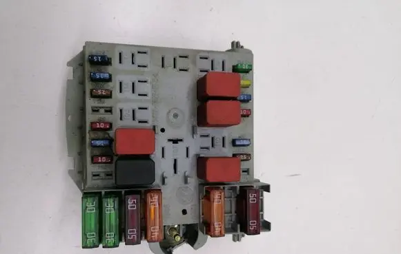 Peugeot Boxer Fuse module 1332043080