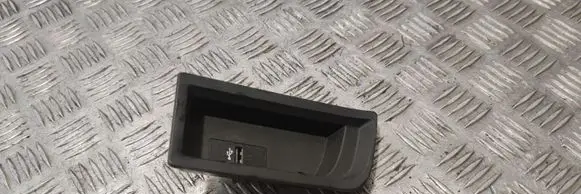 BMW 4 F32 F33 USB socket connector 9207358