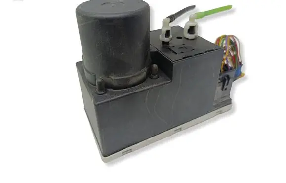 Audi A6 S6 C4 4A Central locking vacuum pump 8L0862257E