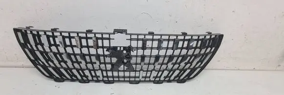 Peugeot 3008 II Front bumper upper radiator grill AA37794254