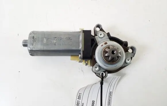 Mercedes-Benz C W204 Seat adjustment motor A0068207042
