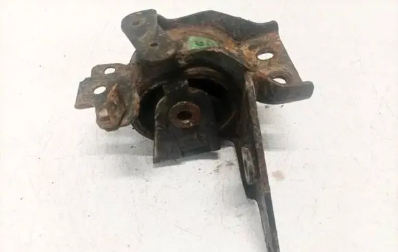 Toyota Avensis T250 Engine mount bracket