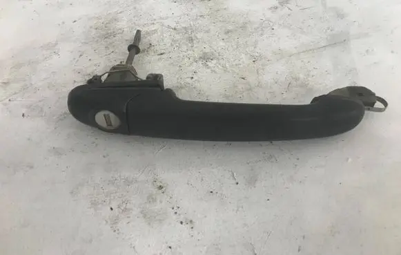Volkswagen PASSAT B5 Front door exterior handle 