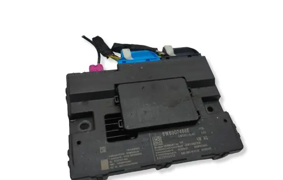 Audi A5 Gateway control module 8W6907468E A2C75849002 0036F8372643