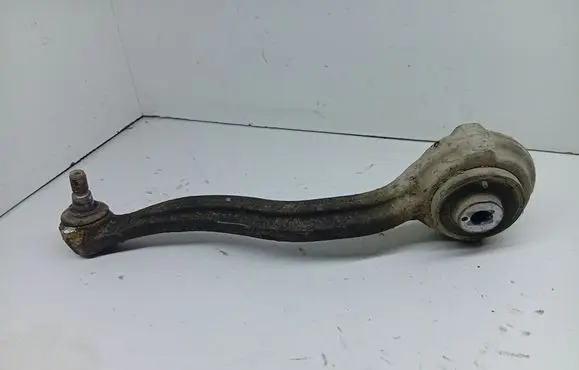 Mercedes-Benz C W204 Front lower control arm/wishbone A2043331114