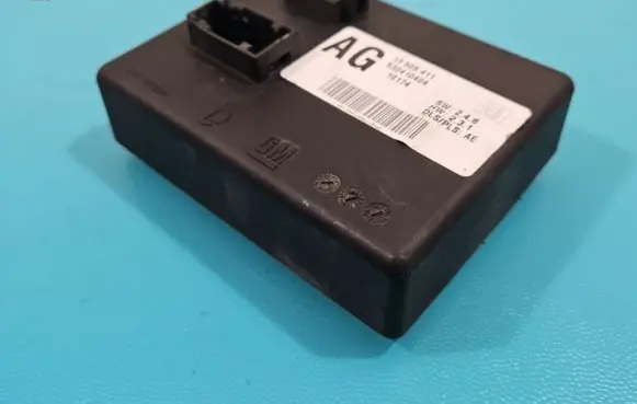 Opel Meriva B Central body control module 13505411 IMPRK1371746