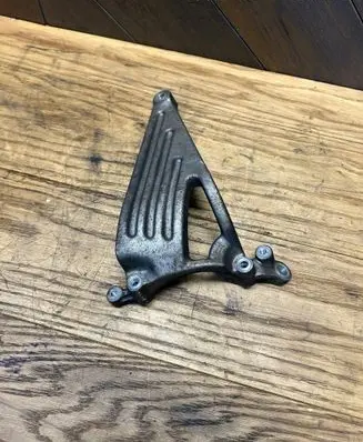 Honda CR-V Engine mounting bracket