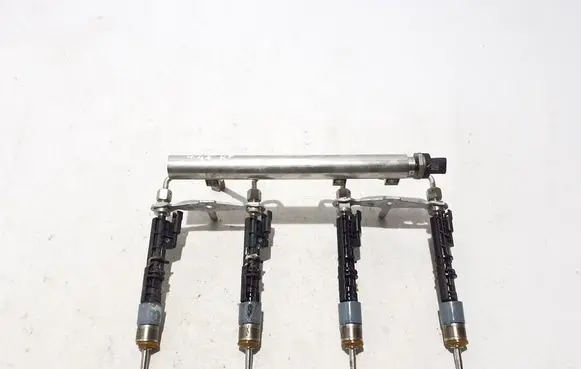 BMW 5 G30 G31 Fuel main line pipe 7852403