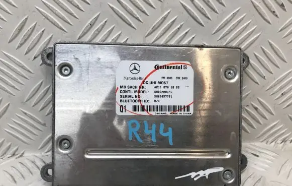 Mercedes-Benz R W251 Bluetooth control unit module A2118701885