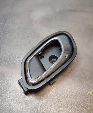 Hyundai i30 Front door interior handle 82613-A2000