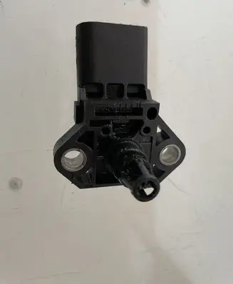 Volkswagen Touran II Air pressure sensor 03G906051E 0281002977