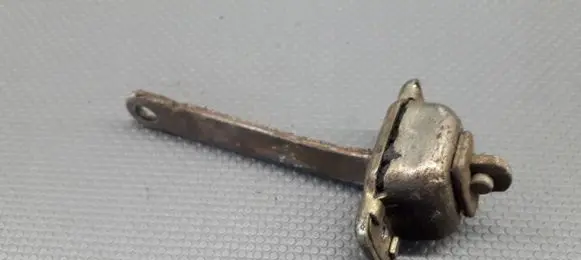 Opel Vectra A Rear door check strap stopper