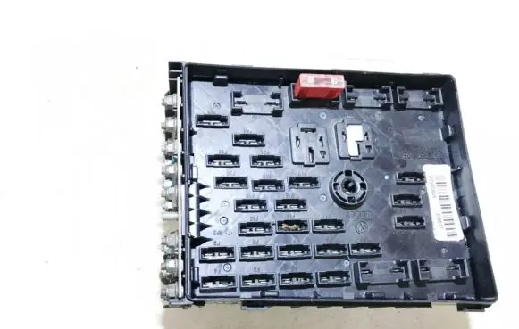 Volkswagen PASSAT B6 Fuse box set 3c0937125 63592777