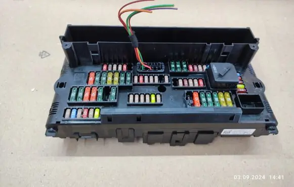 BMW 7 F01 F02 F03 F04 Fuse module 9252815