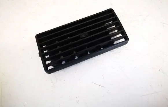Volkswagen Golf IV Dash center air vent grill 1j0819755b