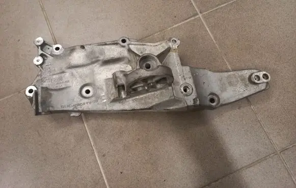 Peugeot 508 Generator/alternator bracket DS7Q8D611AH Q14SA