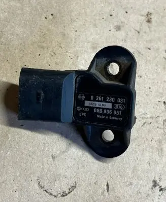 Audi A3 S3 8P Air pressure sensor 06B906051 0261230031