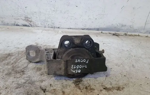 Ford Focus Engine mount bracket
