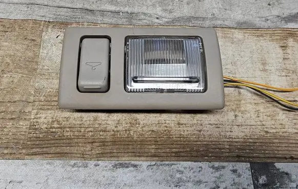 Chrysler Pacifica Rear seat light VJ5910