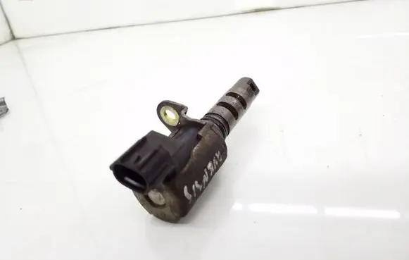 Toyota Avensis T220 Camshaft vanos timing valve 1533022030