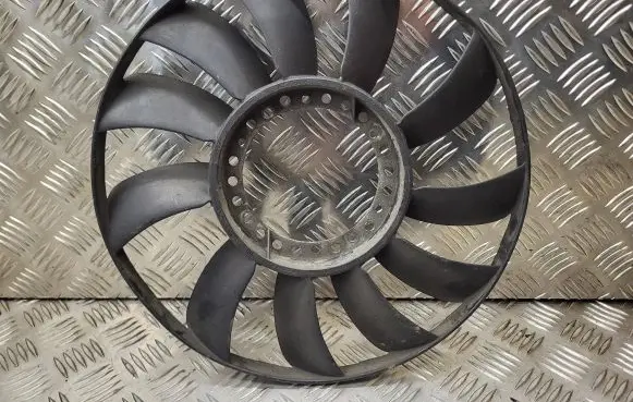 Volkswagen PASSAT B5.5 Fan impeller 058121301B