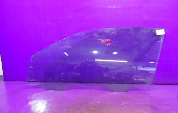 Volkswagen Polo Front door window glass four-door 