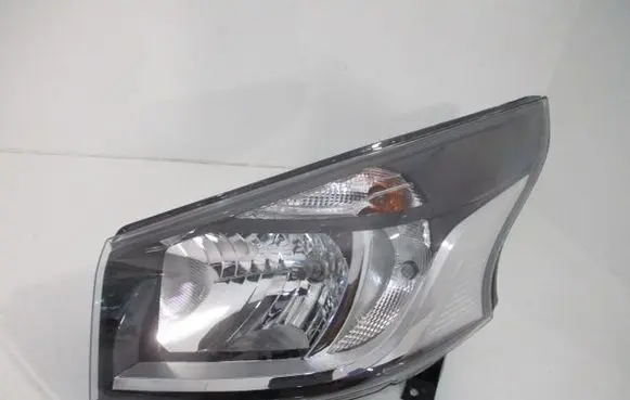 Renault Trafic III (X82) Headlight/headlamp 260607004R
