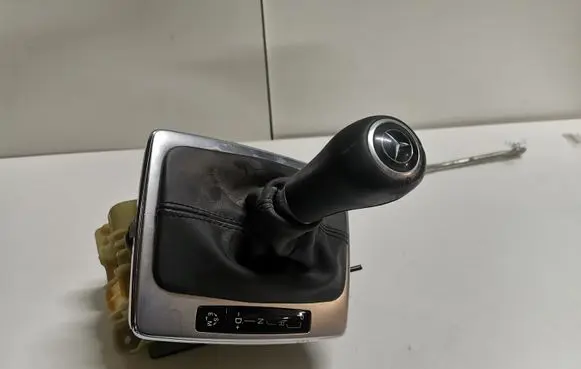 Mercedes-Benz E C207 W207 Gear selector A2042678124