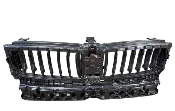 BMW 2 G42 Front grill 2408010233 FA1F0F705