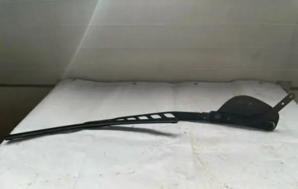 BMW 6 E63 E64 Front wiper blade arm 7035103
