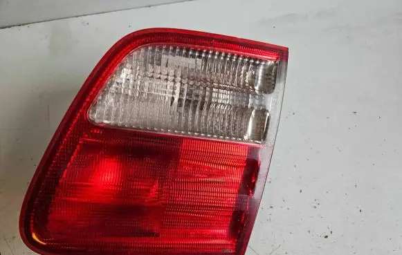 Mercedes-Benz E W210 Tailgate rear/tail lights A2108206064 324628R