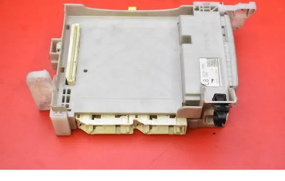 Toyota Yaris Engine control unit/module ECU 82730-52M81