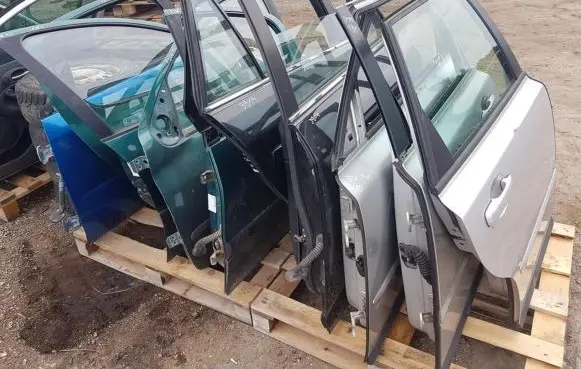 Peugeot 206 Front door