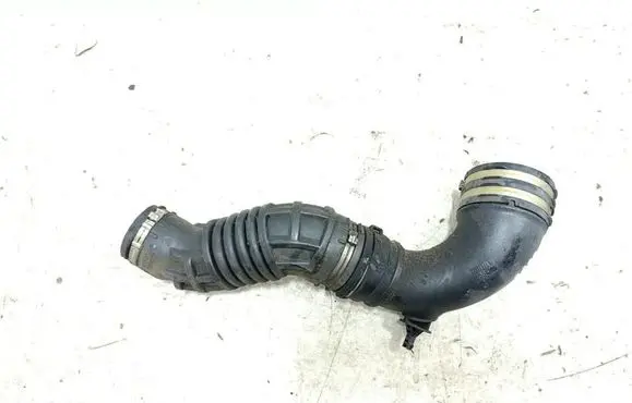 Maserati Levante Air intake hose/pipe 670001591
