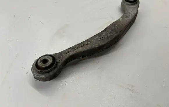 Dodge Challenger Rear control arm 68210525AA