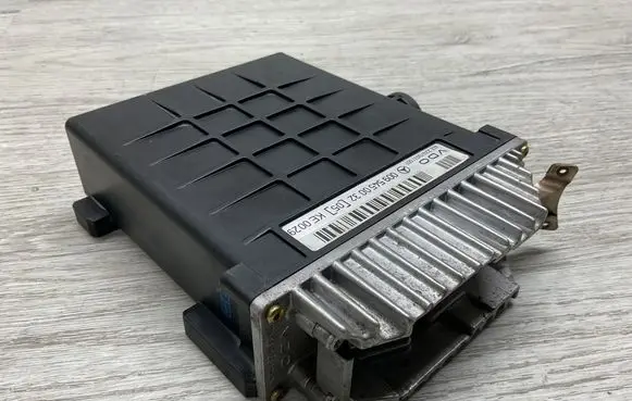 Mercedes-Benz E W124 Engine control unit/module 0095450032