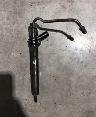 BMW 3 E90 E91 Fuel injector 7797877 779787705 0445116001