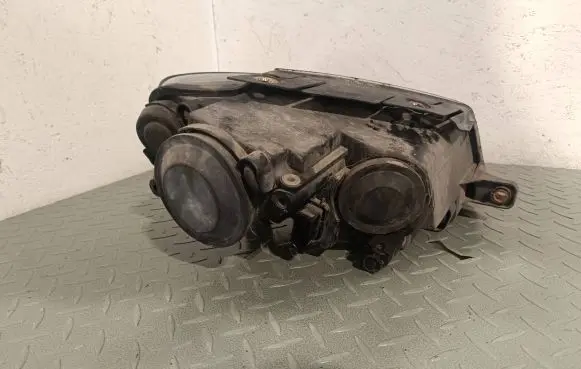 Volkswagen PASSAT B6 Headlight/headlamp