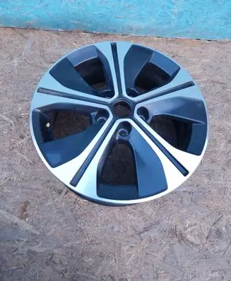 Nissan Pulsar R17 alloy rim 