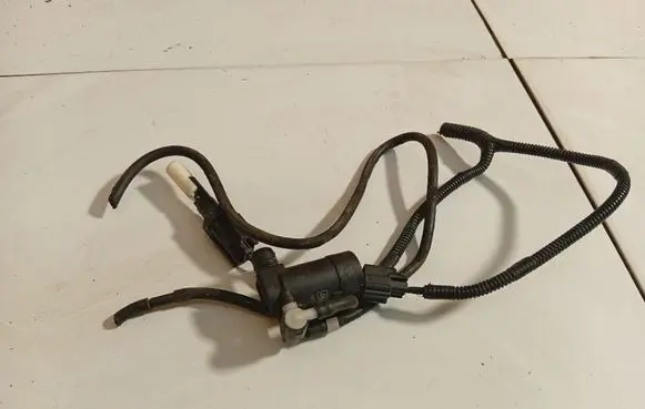 Volvo V50 Windscreen/windshield washer pump 1S7117K624FE