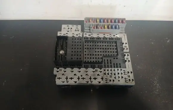 Volvo XC90 Fuse box set 08696040 03W353