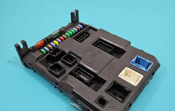 Citroen C3 Picasso Central body control module 9666952080 IMPRK1516614