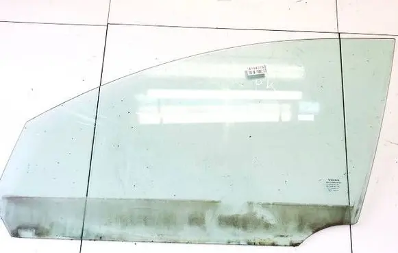 Volvo V50 Front door window glass four-door dot57m53as2