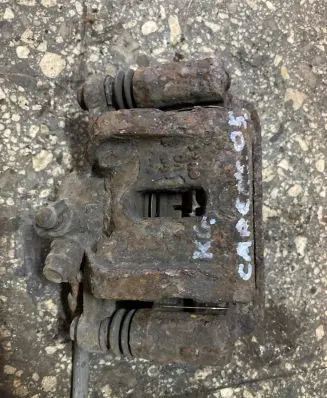 KIA Carens I Rear brake caliper
