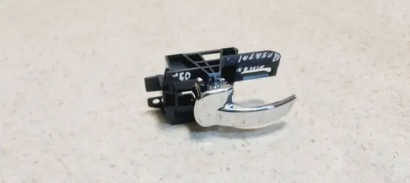 Nissan Qashqai+2 Front door interior handle 