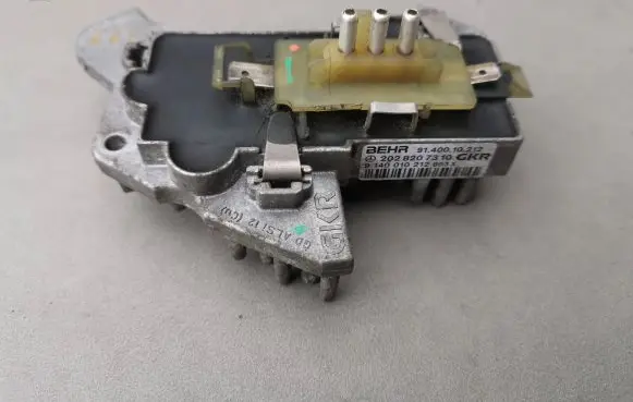 Mercedes-Benz C W202 Heater blower motor/fan resistor 2028207310 9140010212