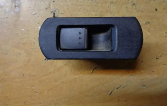 Mazda 2 Electric window control switch CC5166380A
